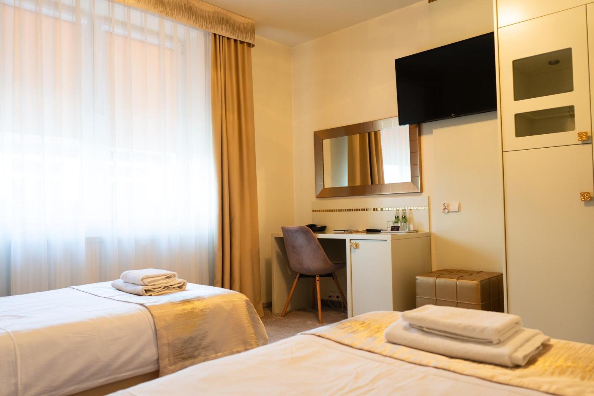 Hotel Court Wellness&Spa Kedzierzyn-Kozle Exterior photo